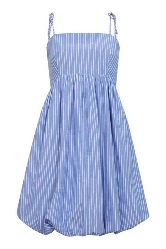 Blaues Kleid mit Streifen – Eleganz trifft auf modernen Streifenlook