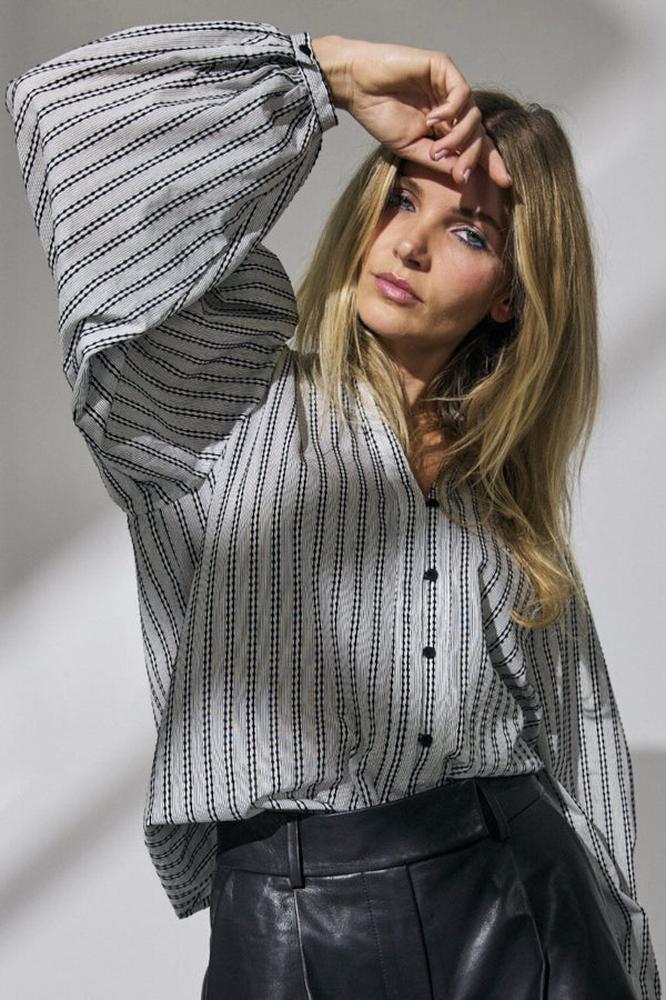 Co’Couture Noracc V-Shirt – Schicke Bluse in Schwarz-Weiß